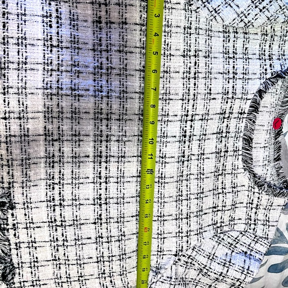 Channel Jackie O style vibes! - Picture 5 of 6